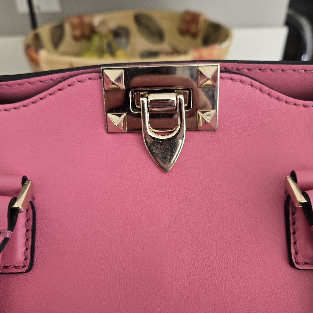 Valentino Pink and Gold Textured Leather Shoulder Bag - Picture 6 of 12